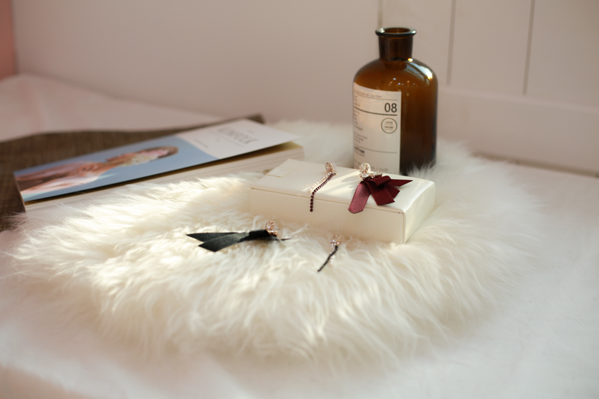 Unboned ribbon unbalanced earrings Unique style bl