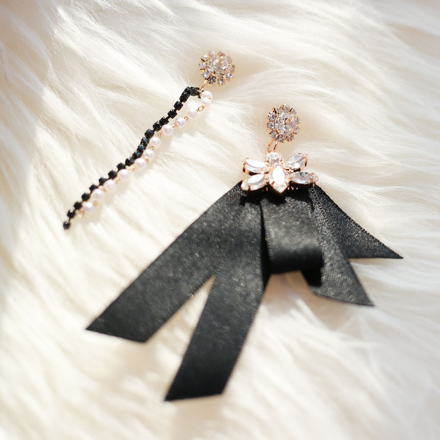 Unboned ribbon unbalanced earrings Unique style bl