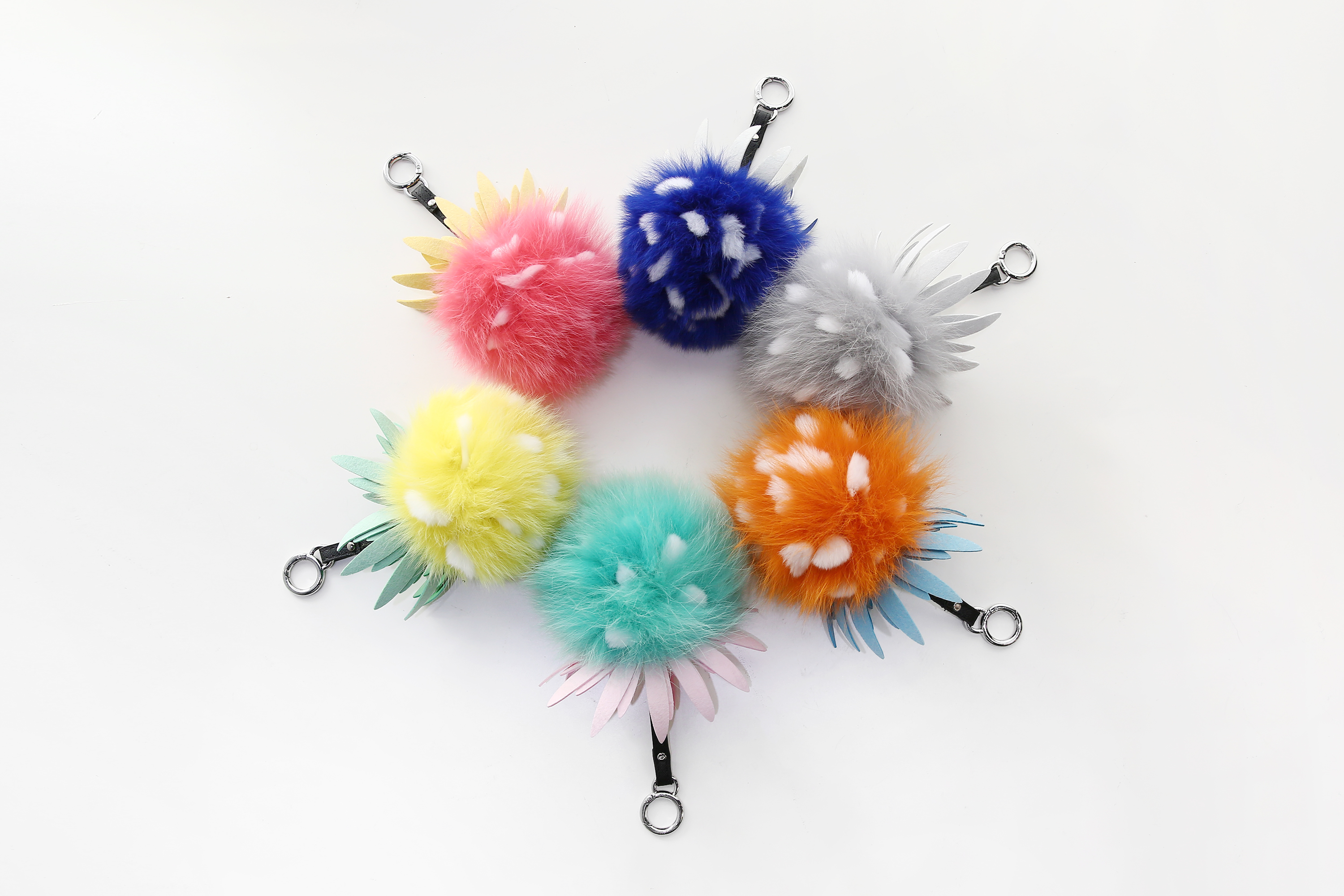 Pineapple Saga Fox Keyring Fur Foam Foam Professio