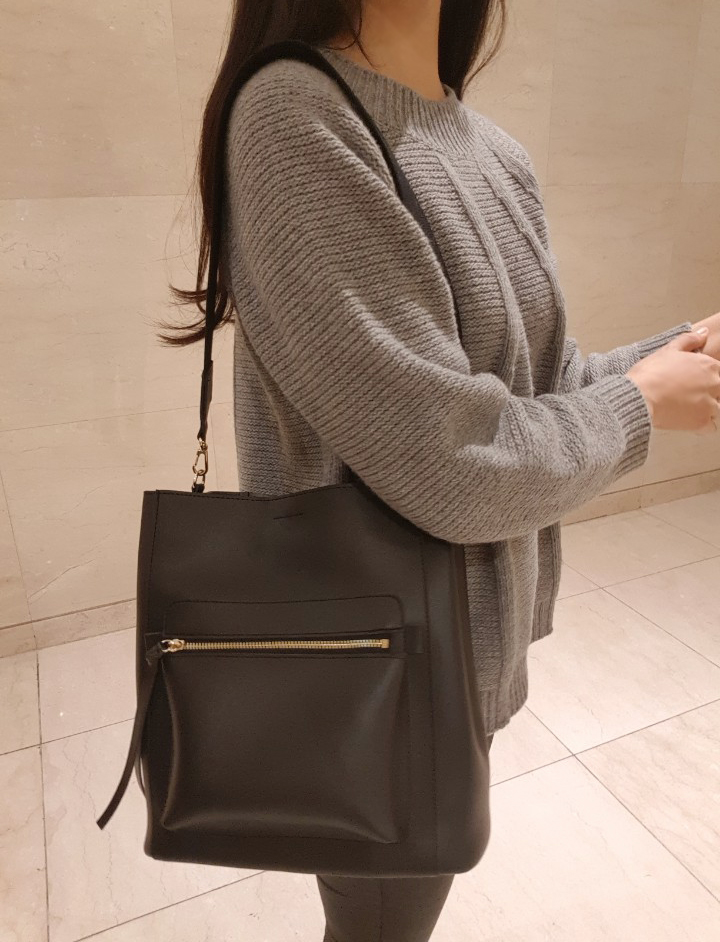 <b><p>Daily zipper pocket should bag color bu Hobo</p></b><b><p>デイリーファスナーポケットショルダーバッグ9色バケットバッグホーボーバッグオススメバッグ20代の女性</p></b><br /><br /><p align='center'>