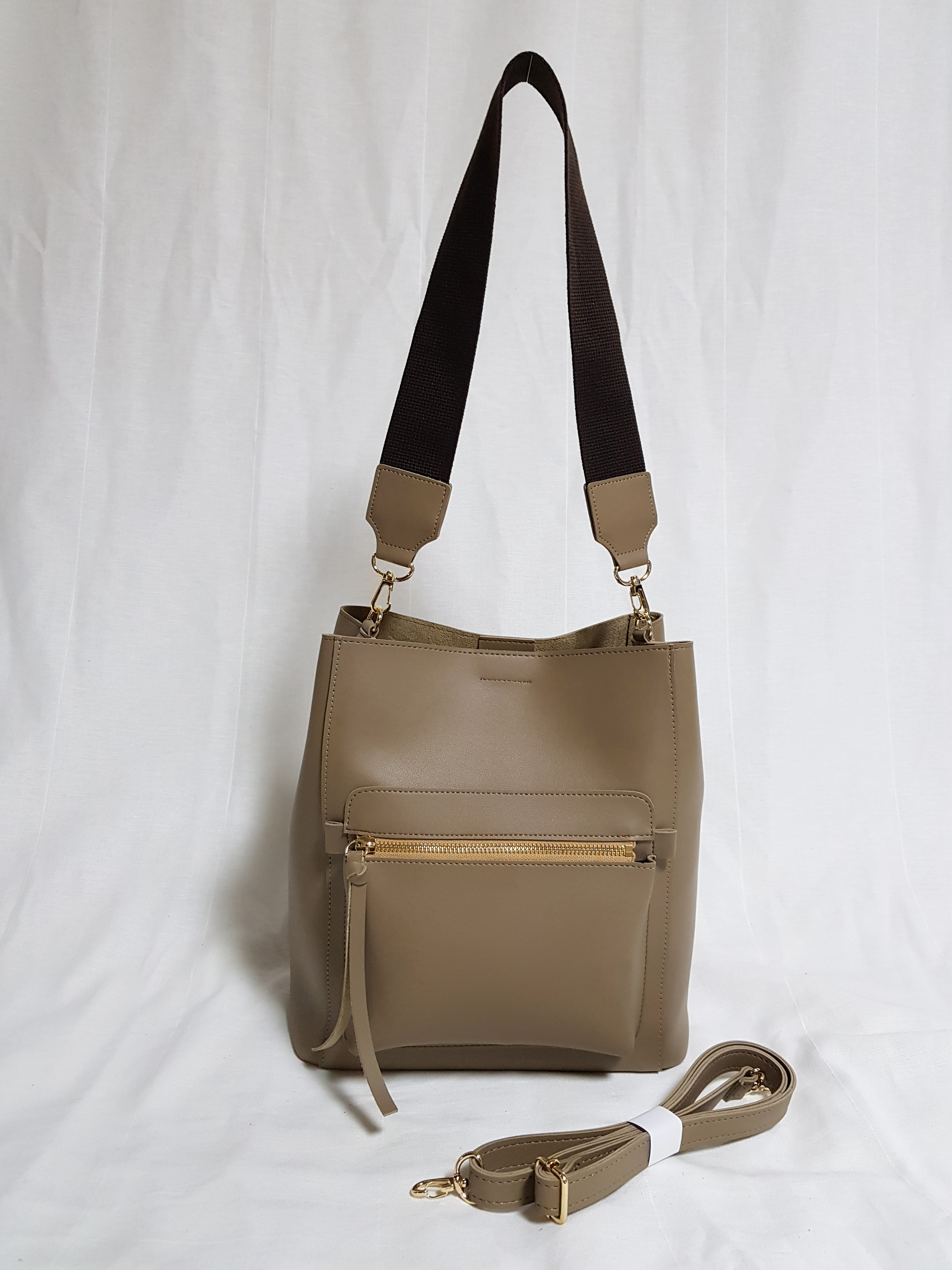 <b><p>Daily zipper pocket should bag color bu Hobo</p></b><b><p>デイリーファスナーポケットショルダーバッグ9色バケットバッグホーボーバッグオススメバッグ20代の女性</p></b><br /><br /><p align='center'>