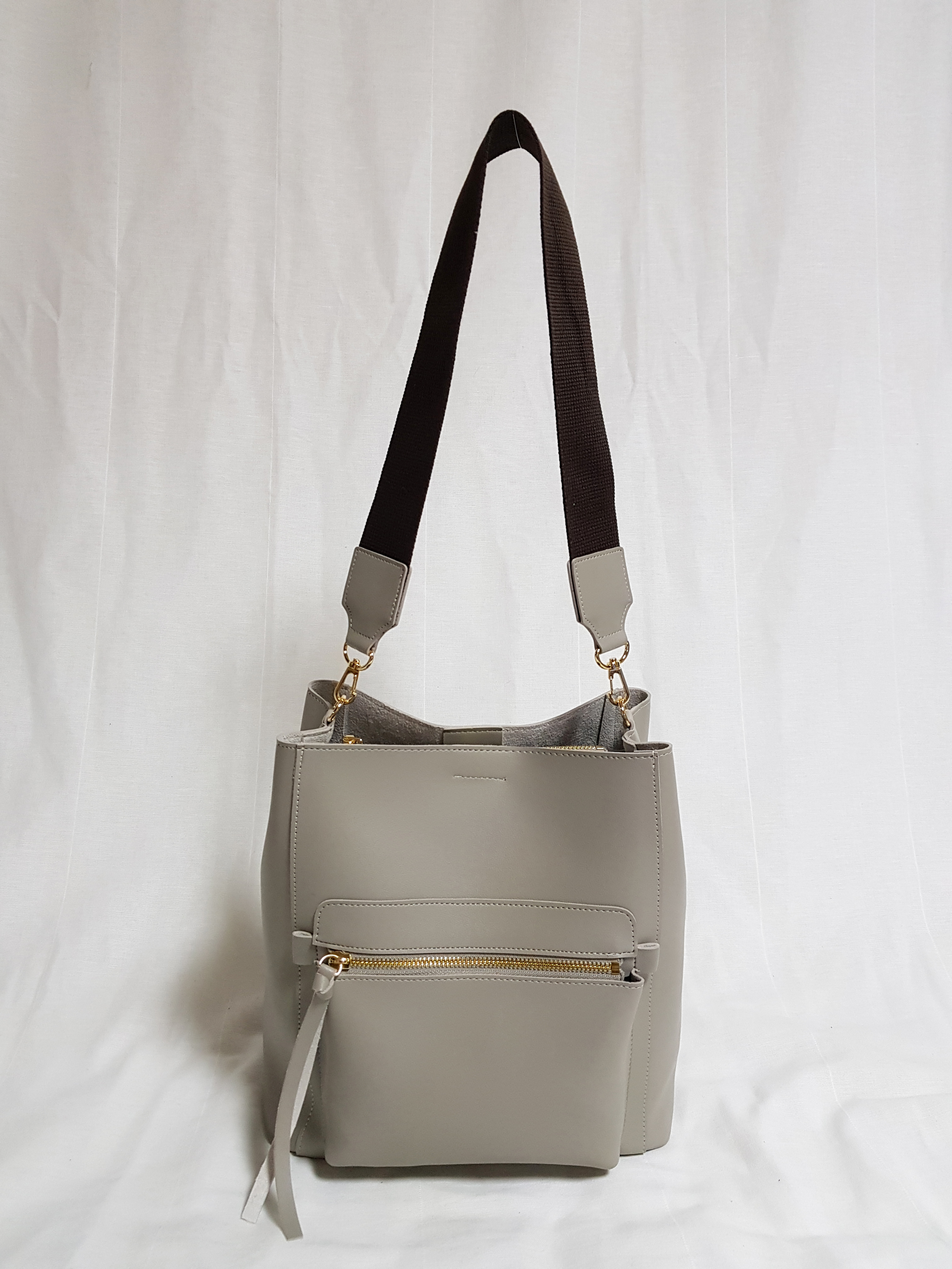 <b><p>Daily zipper pocket should bag color bu Hobo</p></b><b><p>デイリーファスナーポケットショルダーバッグ9色バケットバッグホーボーバッグオススメバッグ20代の女性</p></b><br /><br /><p align='center'>