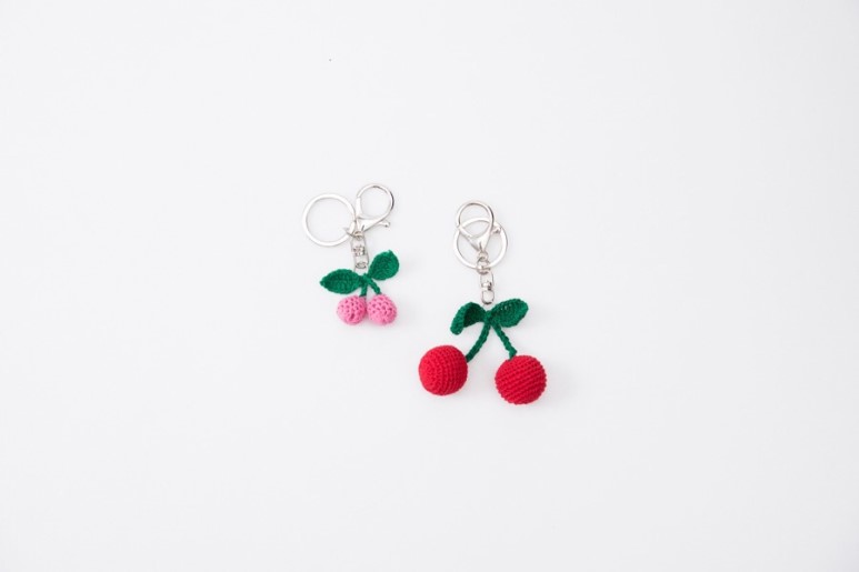 Pomfom !! Cherry Keyring Christmas discount !! Vin