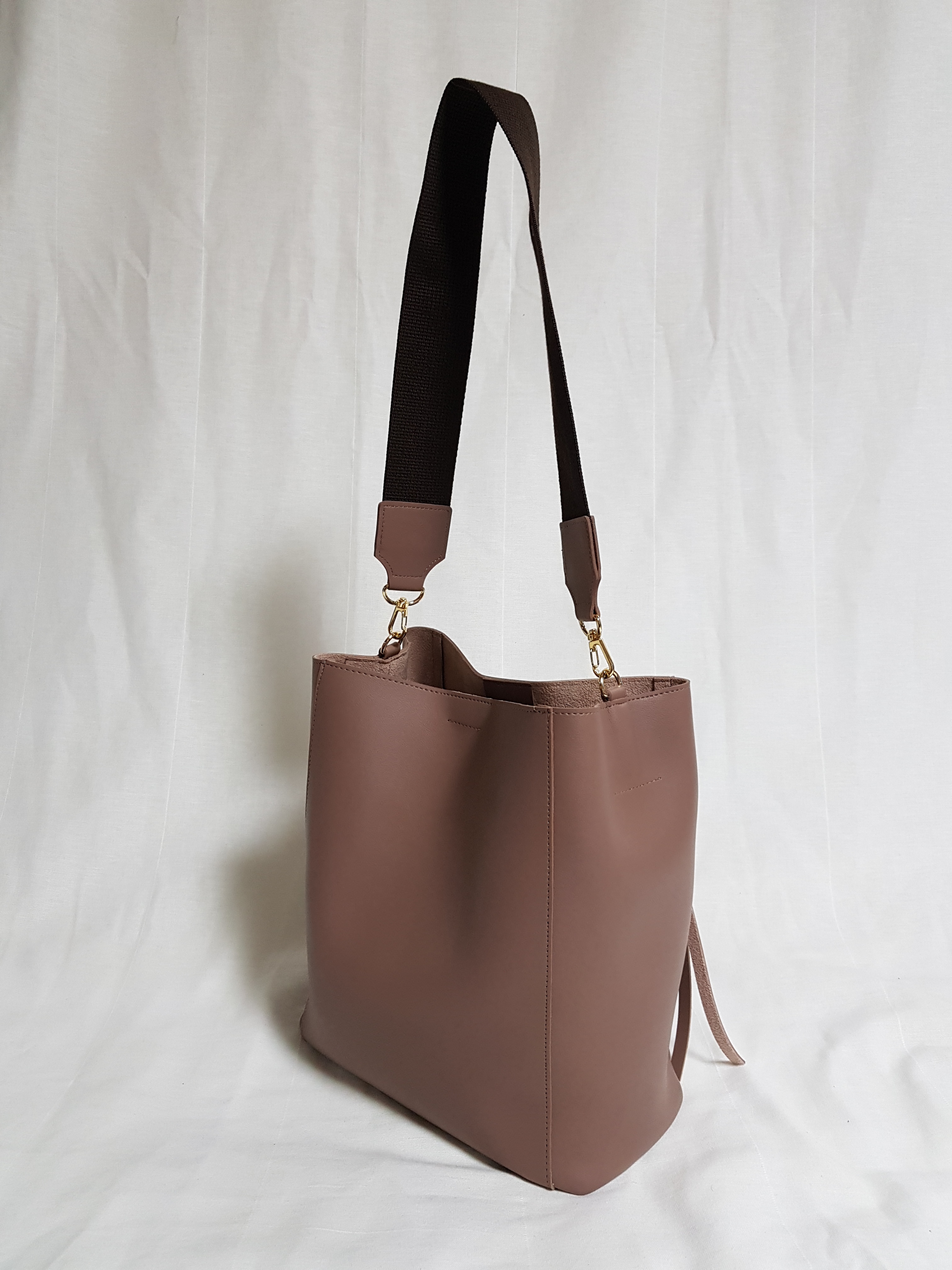 <b><p>Daily zipper pocket should bag color bu Hobo</p></b><b><p>デイリーファスナーポケットショルダーバッグ9色バケットバッグホーボーバッグオススメバッグ20代の女性</p></b><br /><br /><p align='center'>