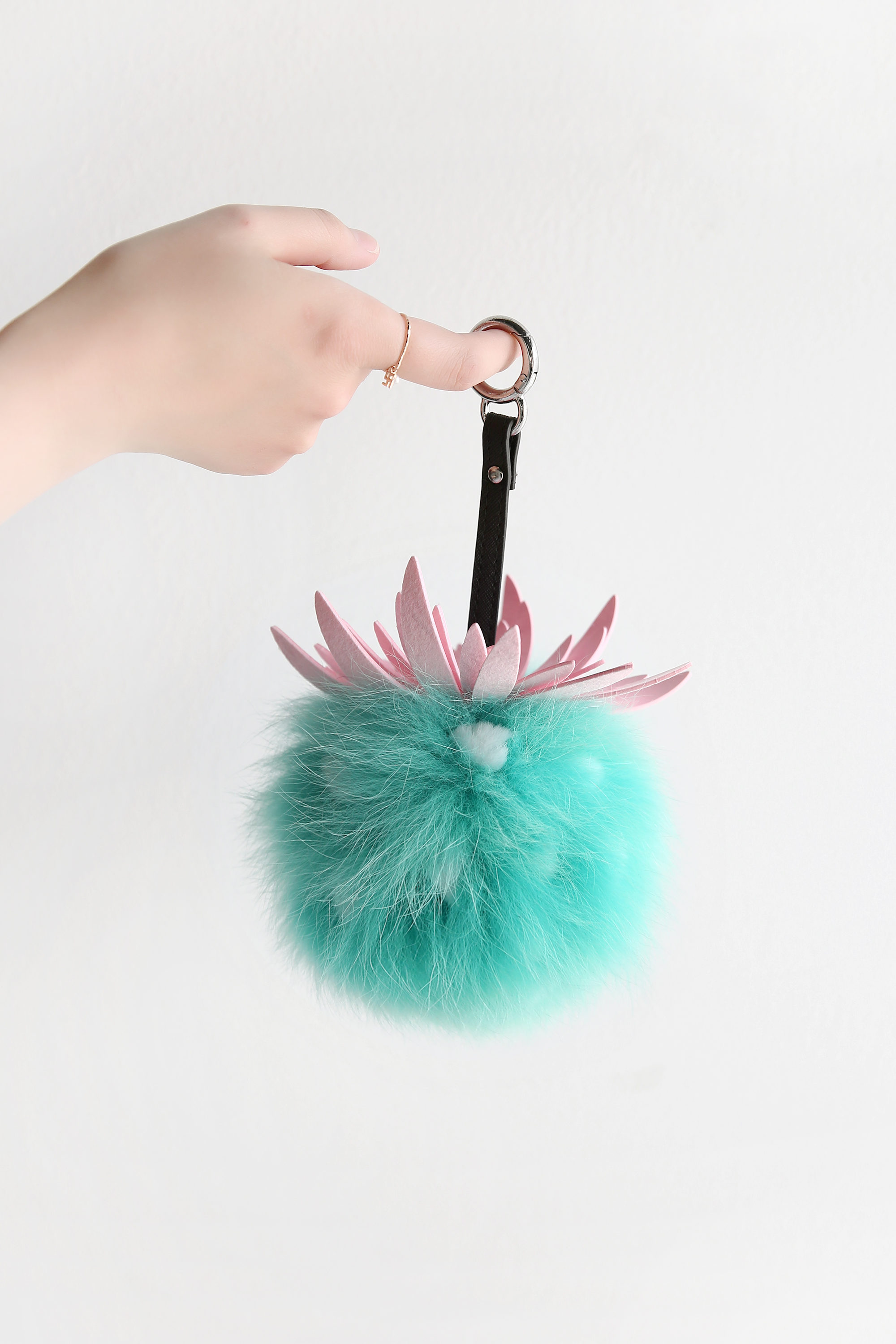 Pineapple Saga Fox Keyring Fur Foam Foam Professio