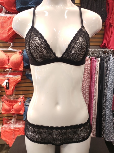 Etam Black Lace No Wire Bracket 6485775 05 Lovely 