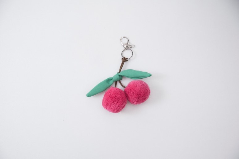Pomfom !! Cherry Keyring Christmas discount !! Vin