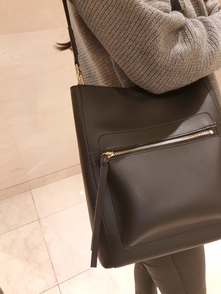 <b><p>Daily zipper pocket should bag color bu Hobo</p></b><b><p>デイリーファスナーポケットショルダーバッグ9色バケットバッグホーボーバッグオススメバッグ20代の女性</p></b><br /><br /><p align='center'>