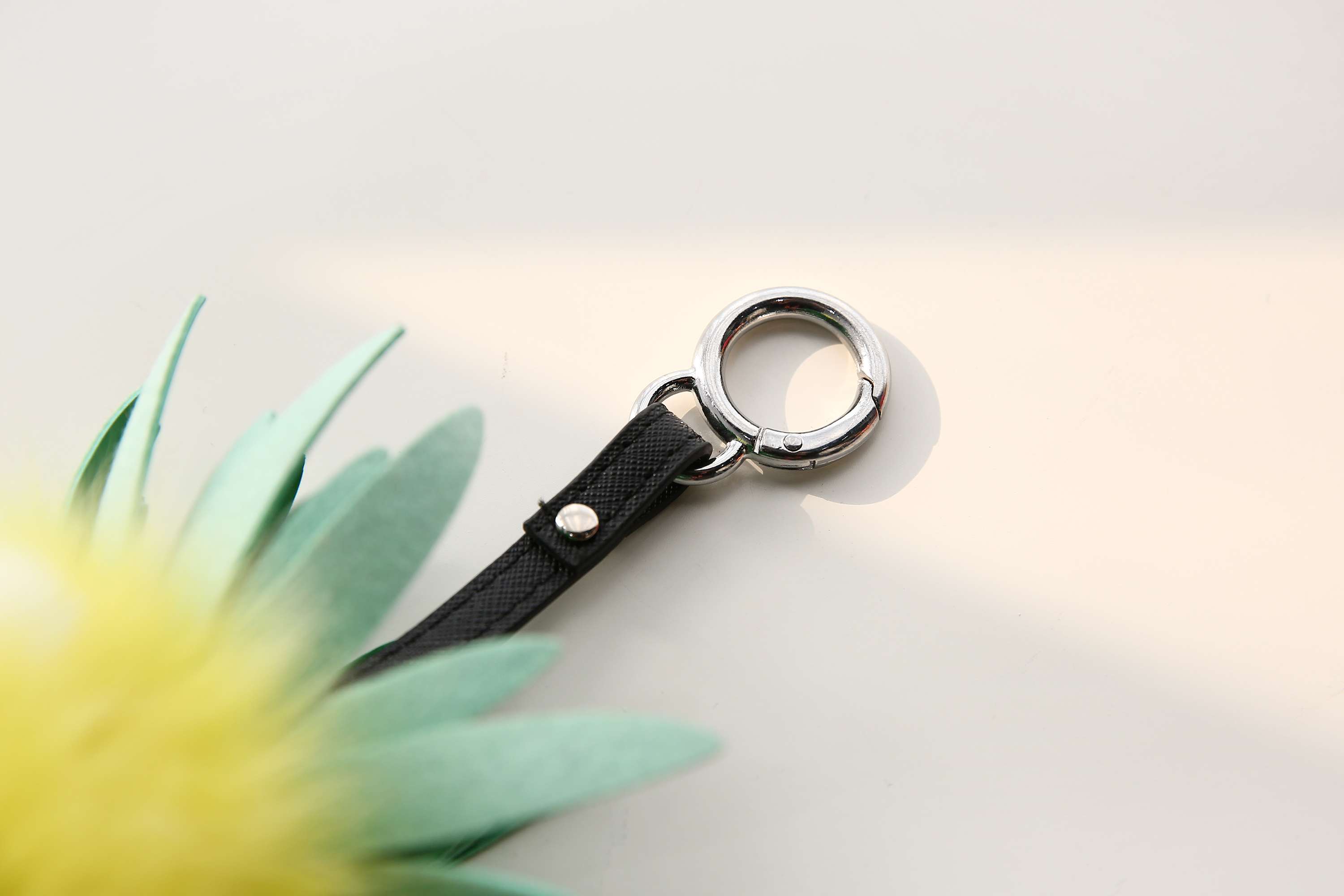 Pineapple Saga Fox Keyring Fur Foam Foam Professio