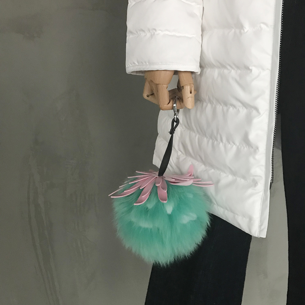 Pineapple Saga Fox Keyring Fur Foam Foam Professio