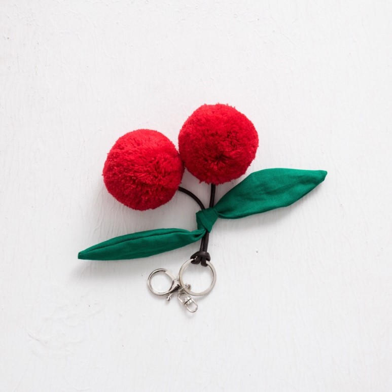 Pomfom !! Cherry Keyring Christmas discount !! Vin