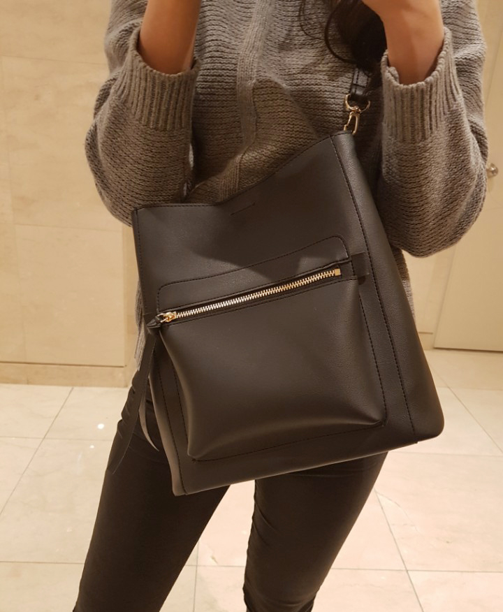 <b><p>Daily zipper pocket should bag color bu Hobo</p></b><b><p>デイリーファスナーポケットショルダーバッグ9色バケットバッグホーボーバッグオススメバッグ20代の女性</p></b><br /><br /><p align='center'>