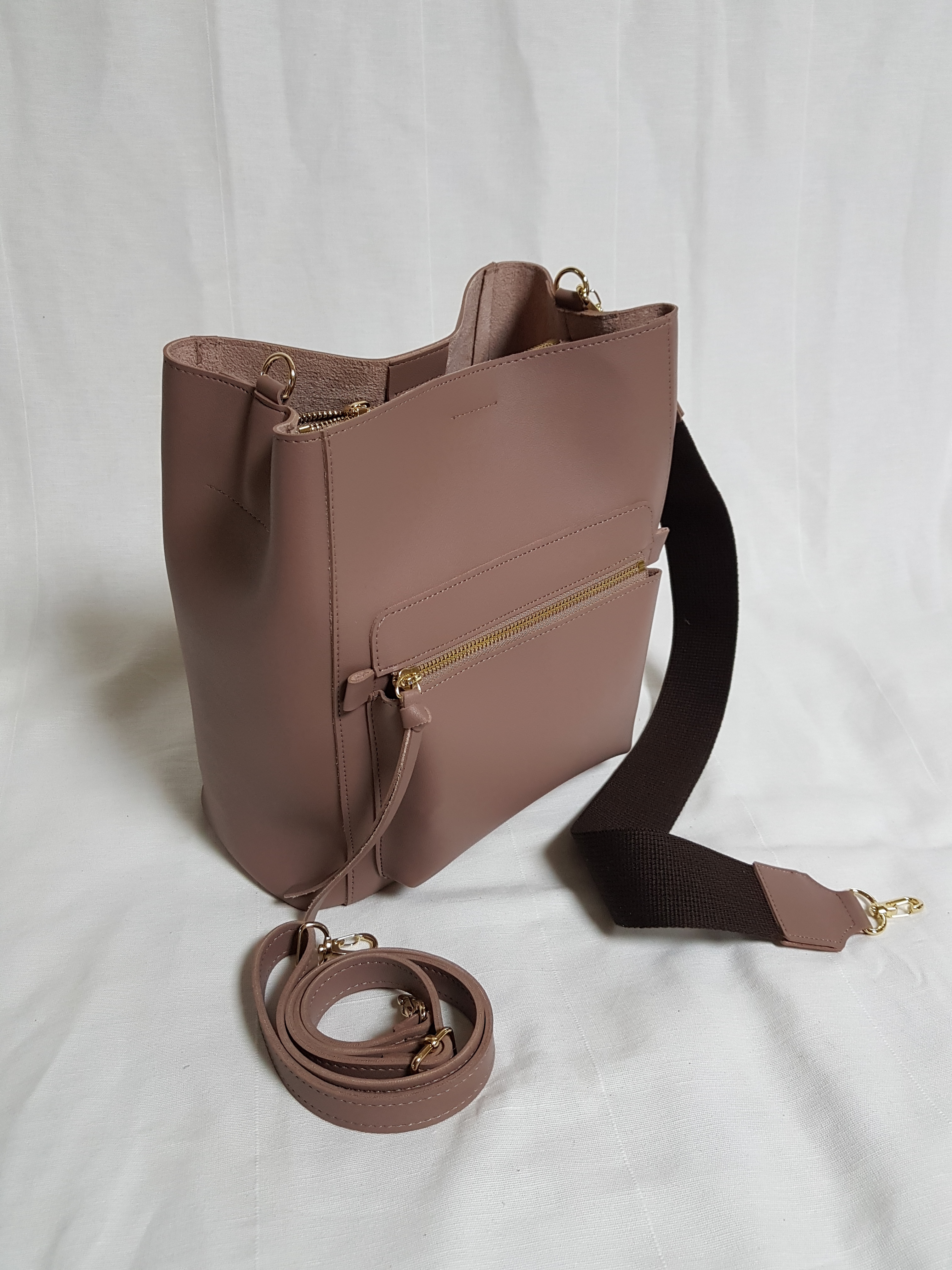 <b><p>Daily zipper pocket should bag color bu Hobo</p></b><b><p>デイリーファスナーポケットショルダーバッグ9色バケットバッグホーボーバッグオススメバッグ20代の女性</p></b><br /><br /><p align='center'>