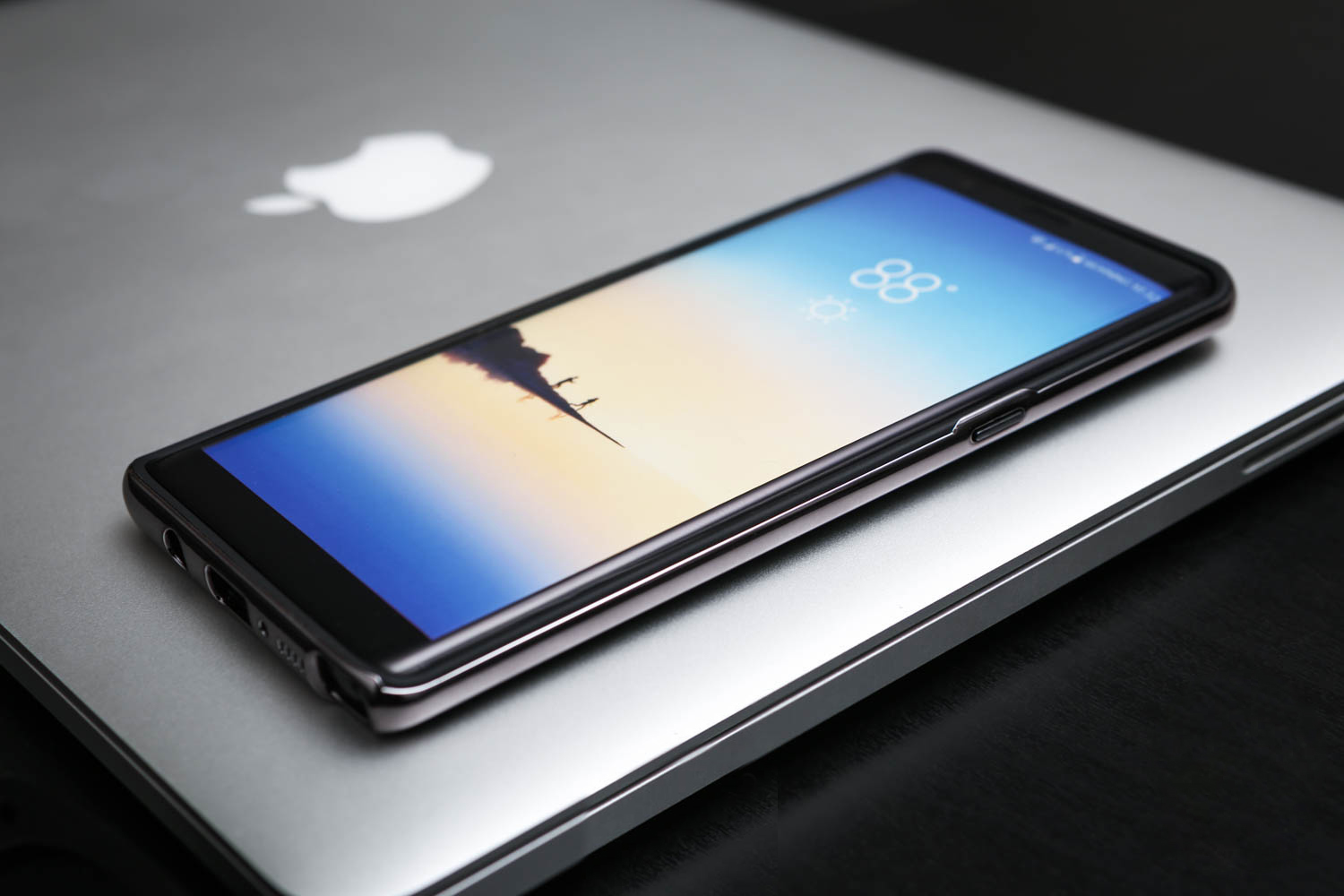 <b><p>Galaxy Note Case Bumper 5trip FE Sleeve 3</p></b><b><p>ギャラクシーノート8ケースバンパート5トトFEスリムアップデート3 노트4범퍼케이스</p></b><br /><br /><p align='center'>