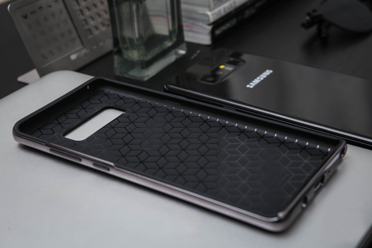 <b><p>Galaxy Note Case Bumper 5trip FE Sleeve 3</p></b><b><p>ギャラクシーノート8ケースバンパート5トトFEスリムアップデート3 노트4범퍼케이스</p></b><br /><br /><p align='center'>