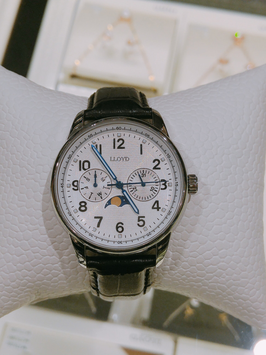 <b><p>Lloyd Moon Phase leather For men cck LL1M15903</p></b><b><p>ロイド ムーンフェイズ レザー 男性用 時計 LL1M15903</p></b><br /><br /><p align='center'>