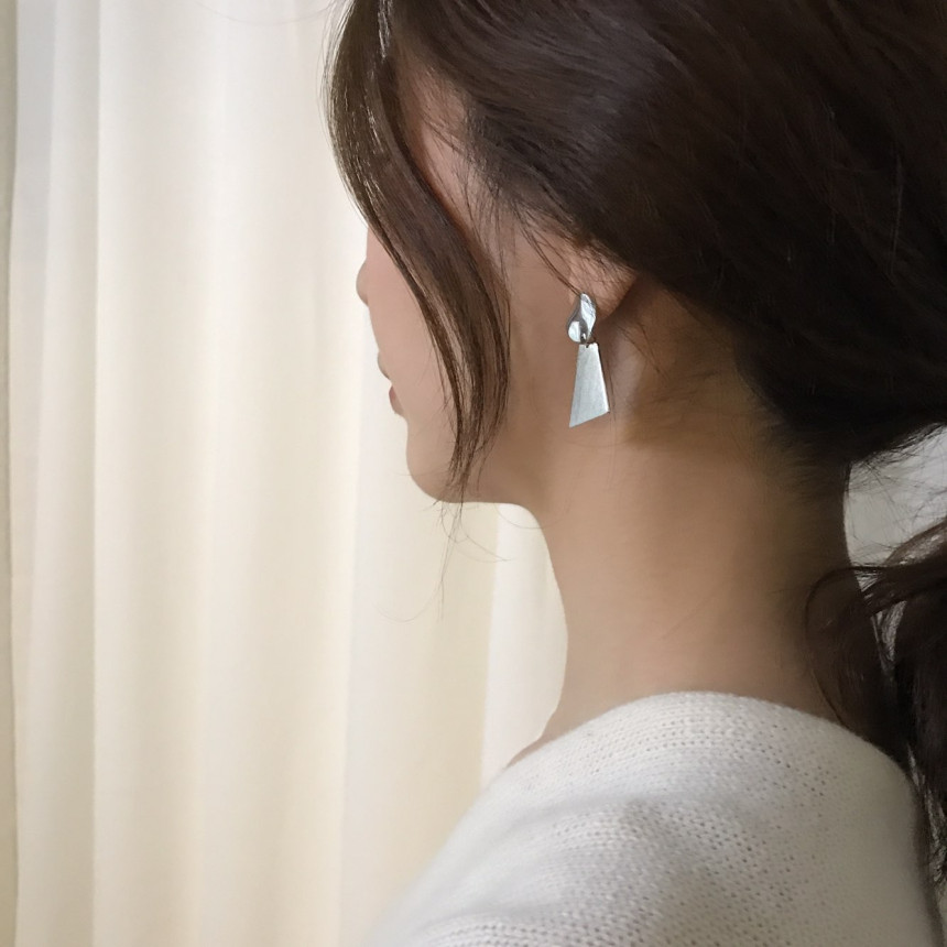 Urban WinDrop Earrings Bocci Look Minimal Look Off