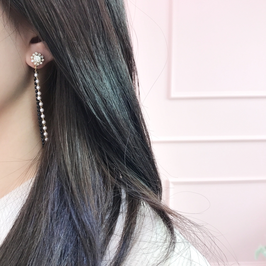 Unboned ribbon unbalanced earrings Unique style bl