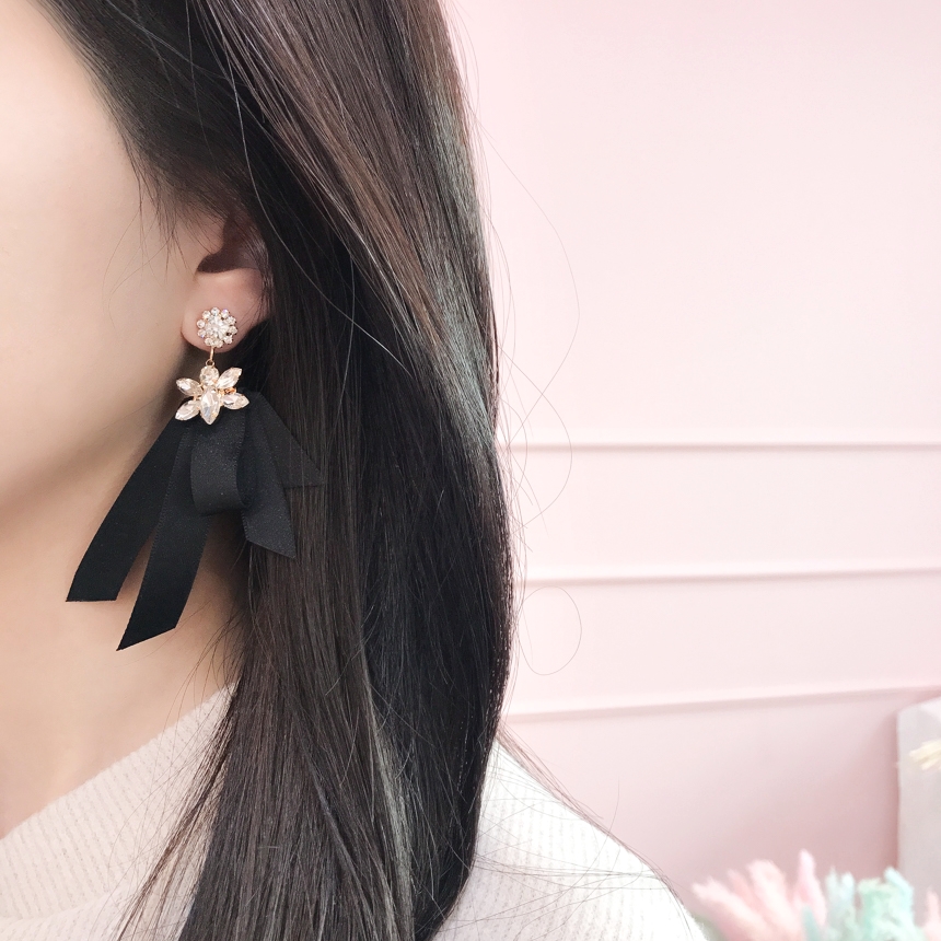 Unboned ribbon unbalanced earrings Unique style bl