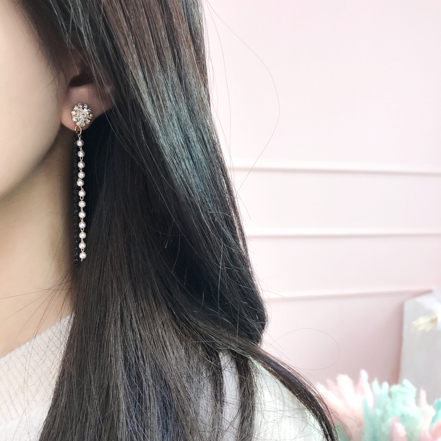 Unboned ribbon unbalanced earrings Unique style bl