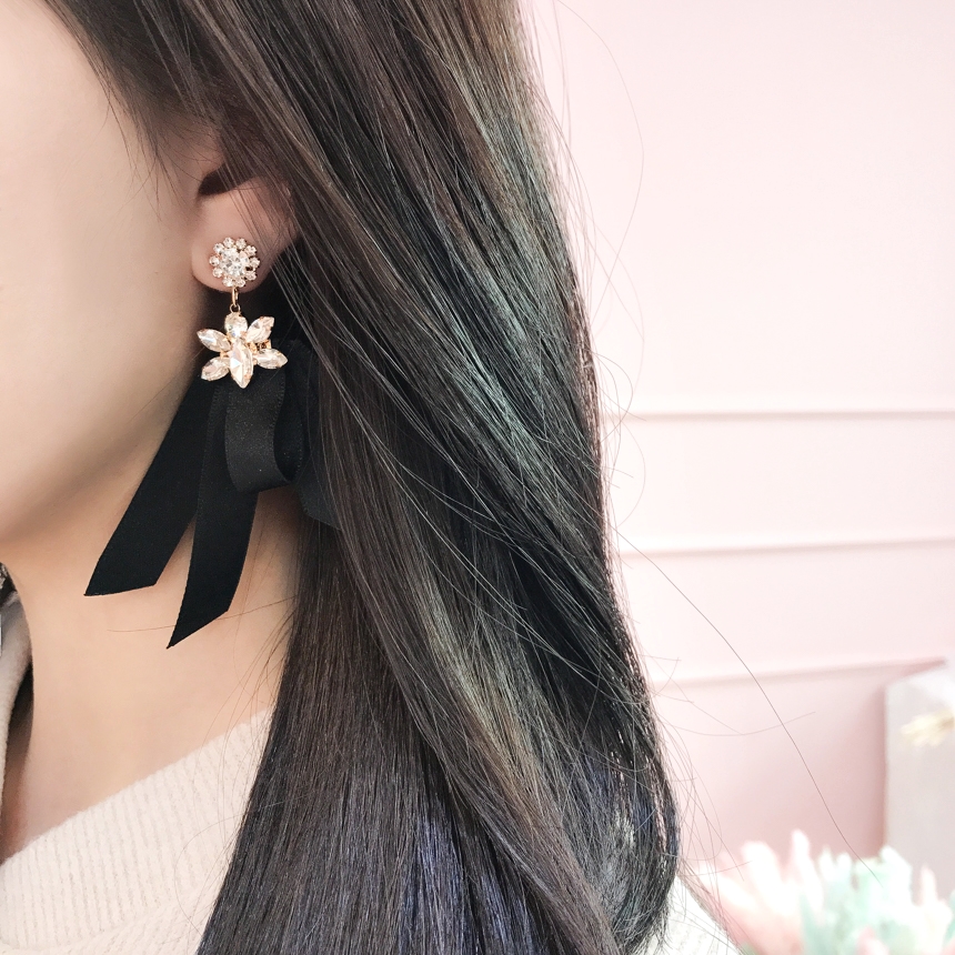 Unboned ribbon unbalanced earrings Unique style bl