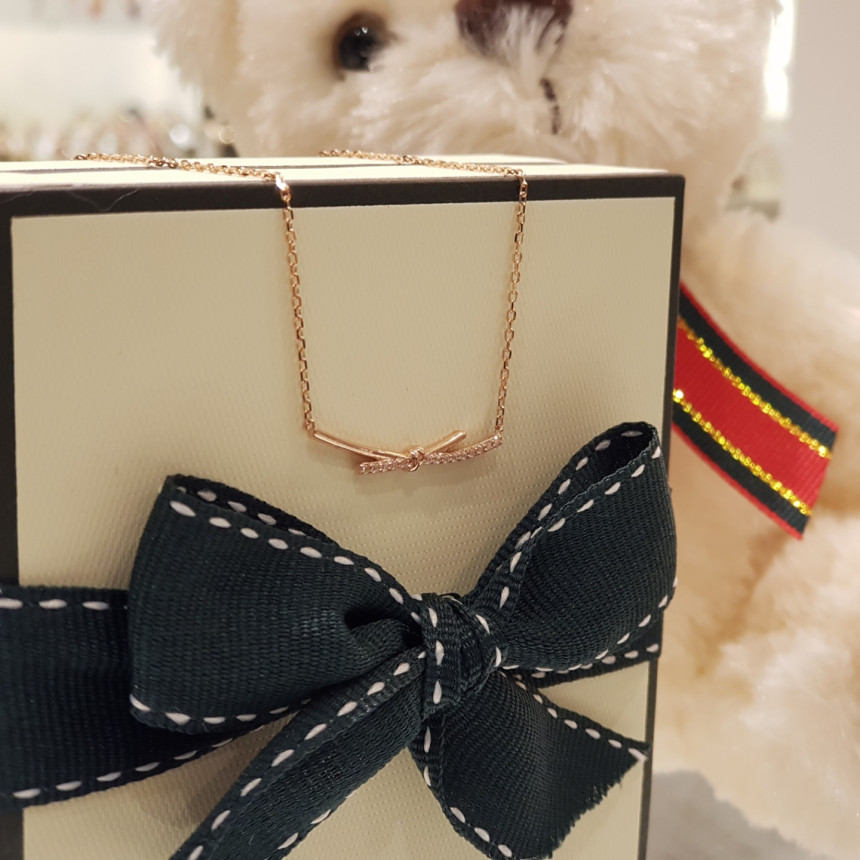 Lloyd 14 Knot Ribbon Integral Necklace LNN17215G P