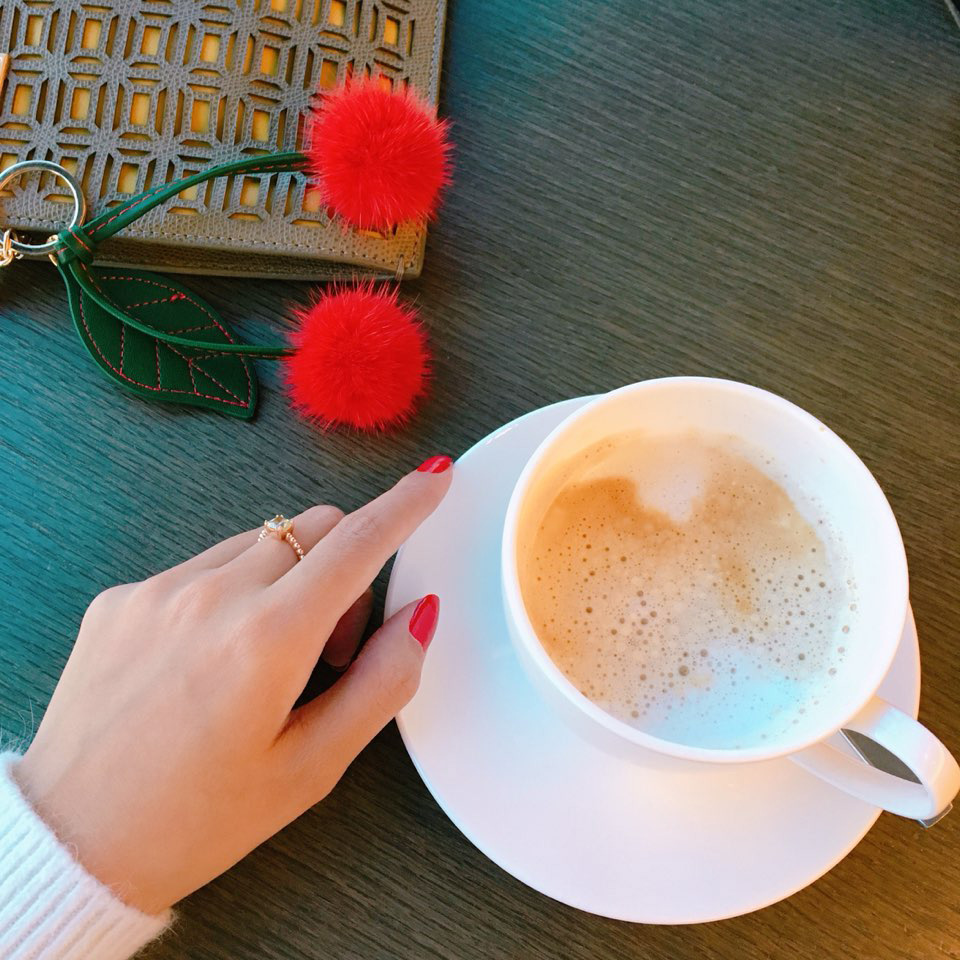 Black Heart Fox Pera Cherry Drop Keyring Pom-Form 