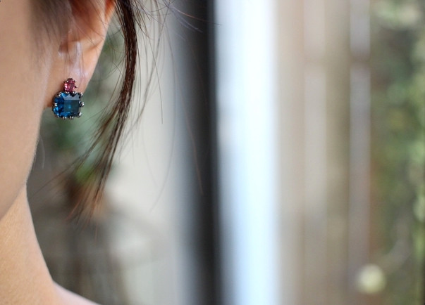 <b><p>Vivid color point earrg 2r Woman silver fele</p></b><b><p>ビビッド カラー ポイント イヤリング 2色 ヨジャウン シルバー 女性 キューク</p></b><br /><br /><p align='center'>