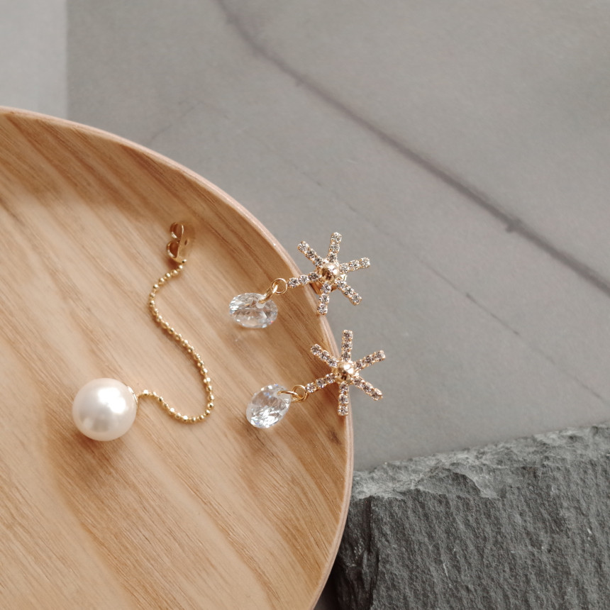 XOXO Merry Christmas Pearl Earrings Stylish Chic U