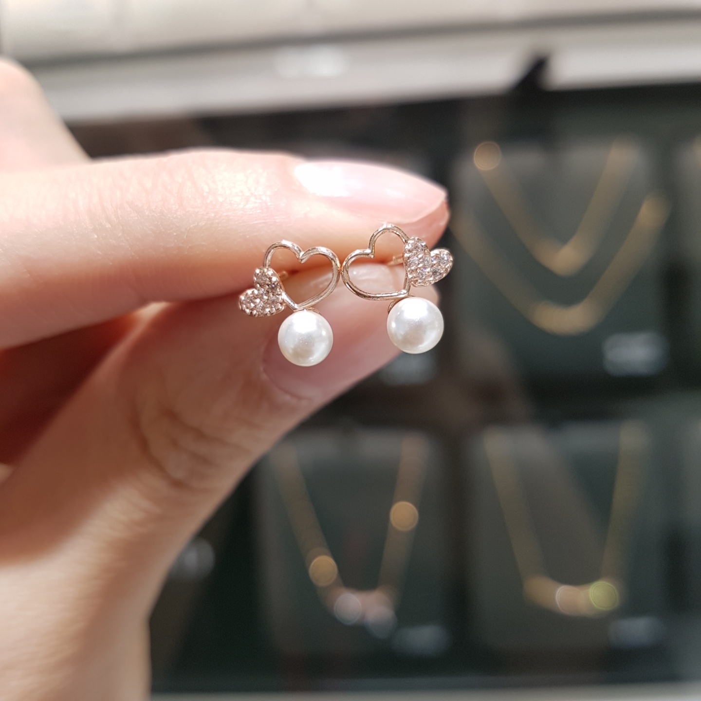 Lloyd 10K Heart Pearl Earrings LPTG4120 Girl Look 