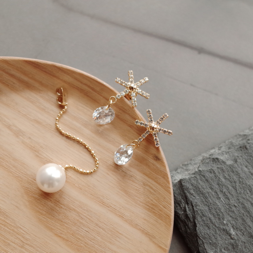 XOXO Merry Christmas Pearl Earrings Stylish Chic U