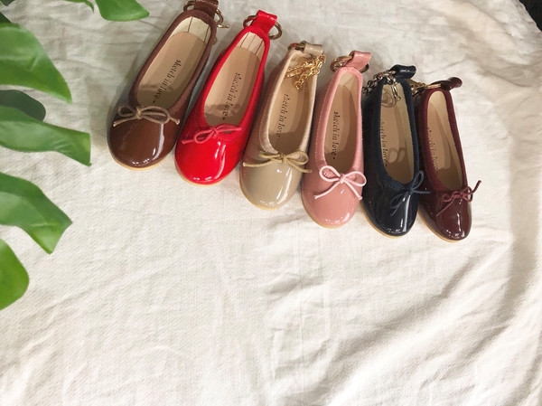 Flat Shoes Keyring Classic Key Holder Easy gift Vi