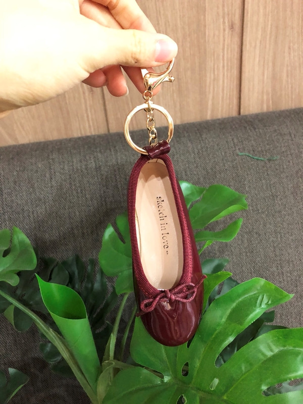 Flat Shoes Keyring Classic Key Holder Easy gift Vi