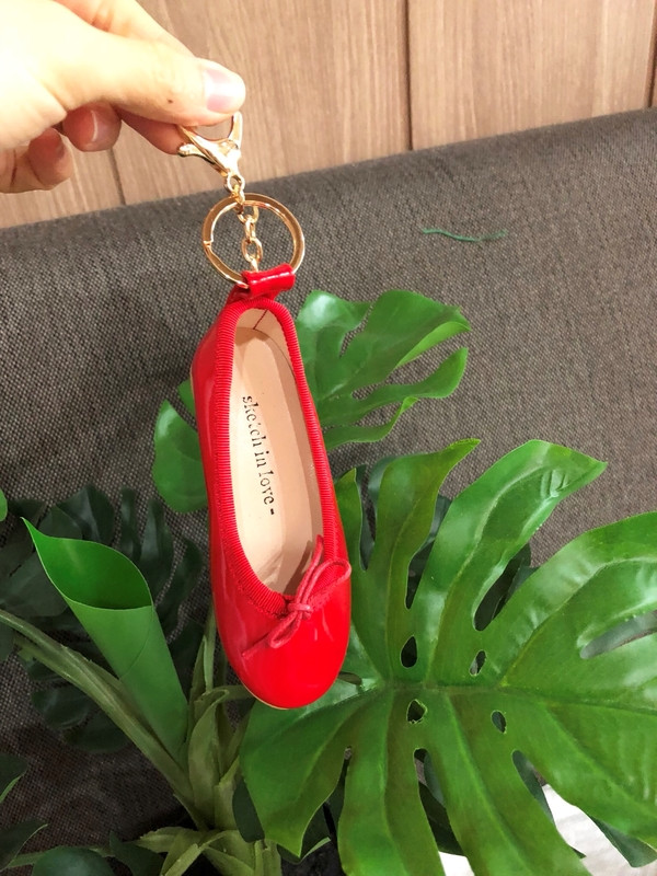 Flat Shoes Keyring Classic Key Holder Easy gift Vi