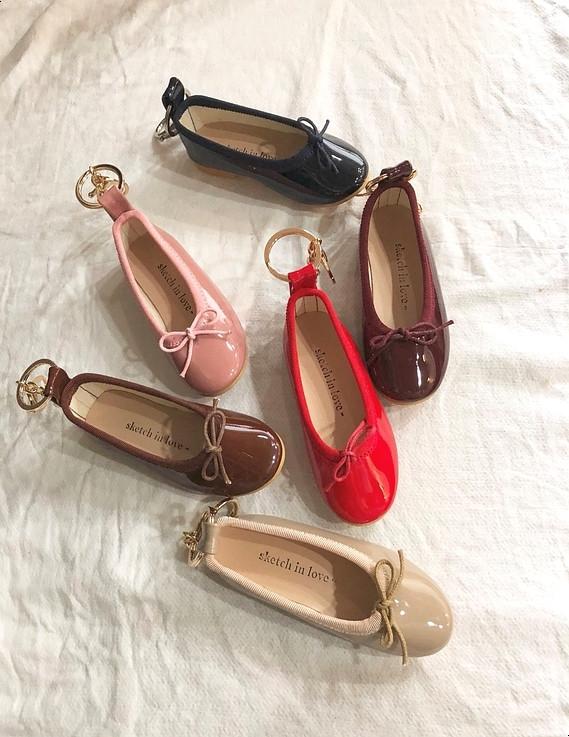 Flat Shoes Keyring Classic Key Holder Easy gift Vi