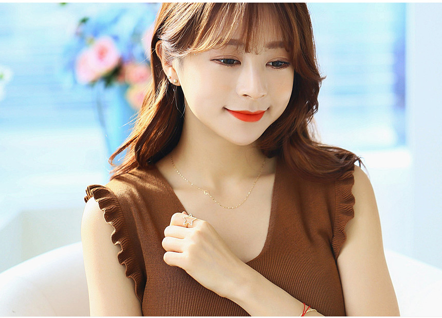 Christmas gift gold necklace women in their 20s 14