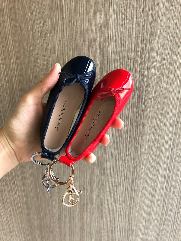 Flat Shoes Keyring Classic Key Holder Easy gift Vi