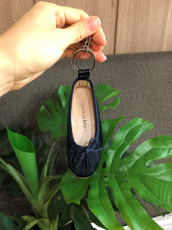 Flat Shoes Keyring Classic Key Holder Easy gift Vi