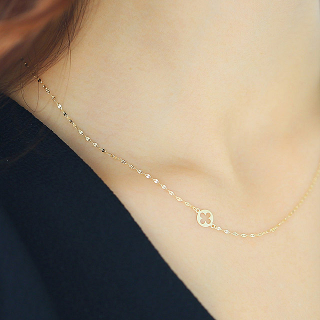 Christmas gift gold necklace women in their 20s 14