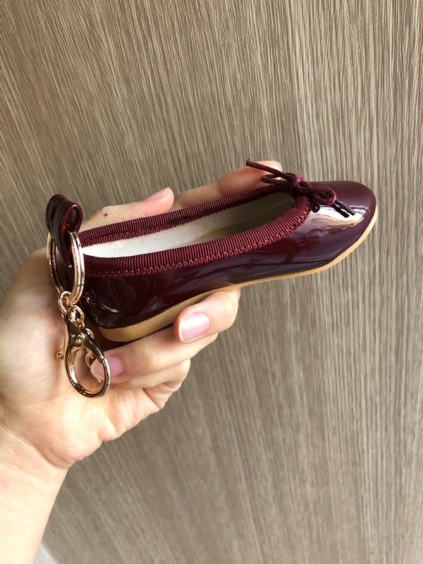 Flat Shoes Keyring Classic Key Holder Easy gift Vi