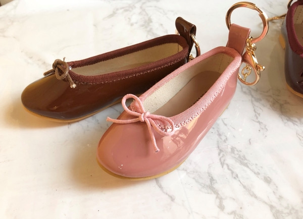 Flat Shoes Keyring Classic Key Holder Easy gift Vi