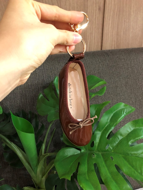 Flat Shoes Keyring Classic Key Holder Easy gift Vi