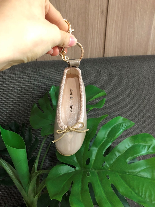 Flat Shoes Keyring Classic Key Holder Easy gift Vi