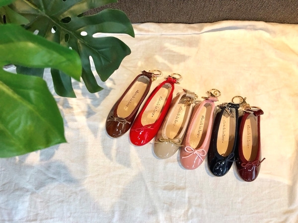 Flat Shoes Keyring Classic Key Holder Easy gift Vi