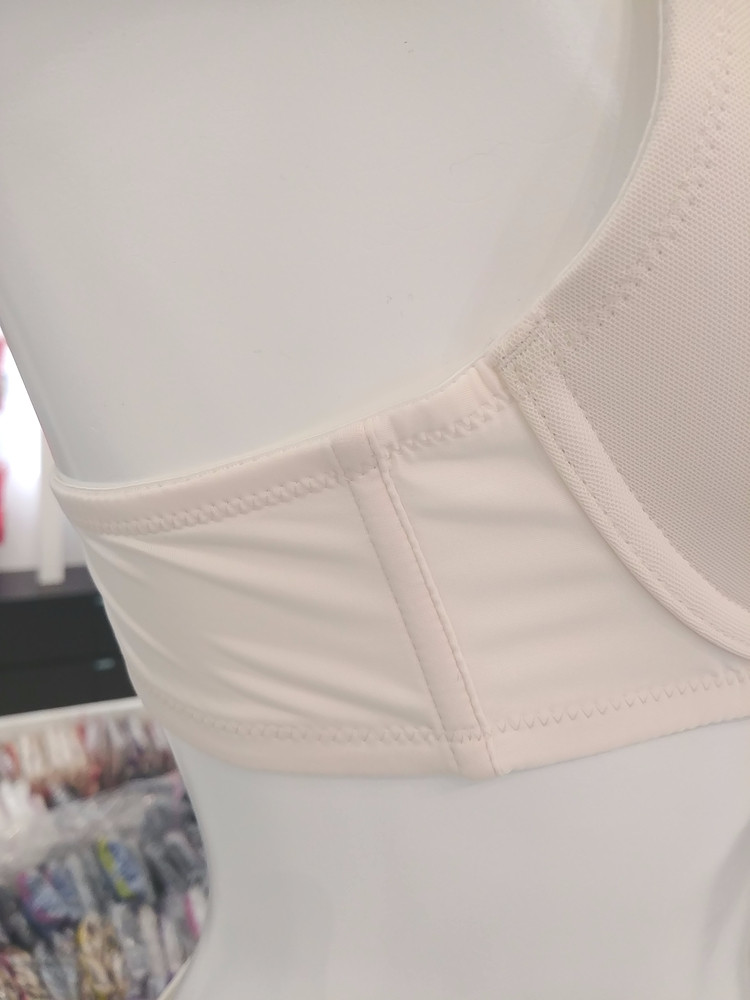 Elegant Innerwear Ivory Full Cup Bra Voluminous ri