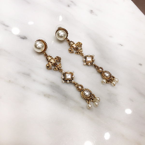Gold Pearl Pearl Earrings Gorgeous Mood A Day with
