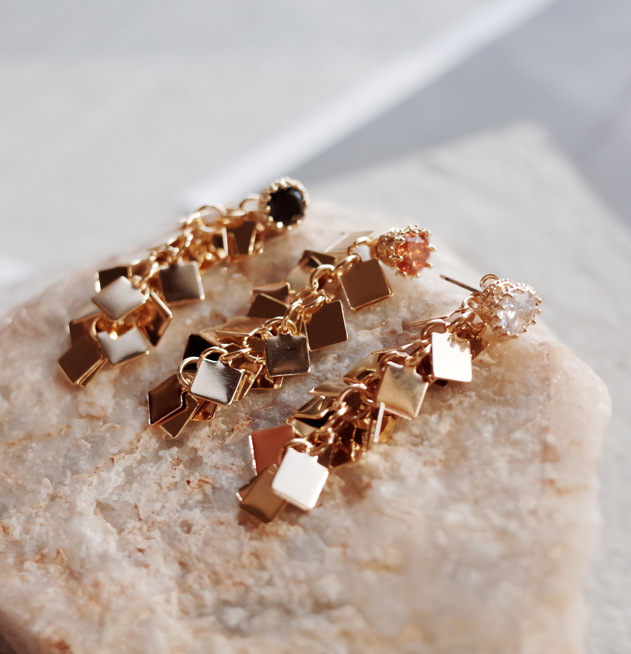 NO.51 Edge Chalang Swall Color Cubic Drop Earrings