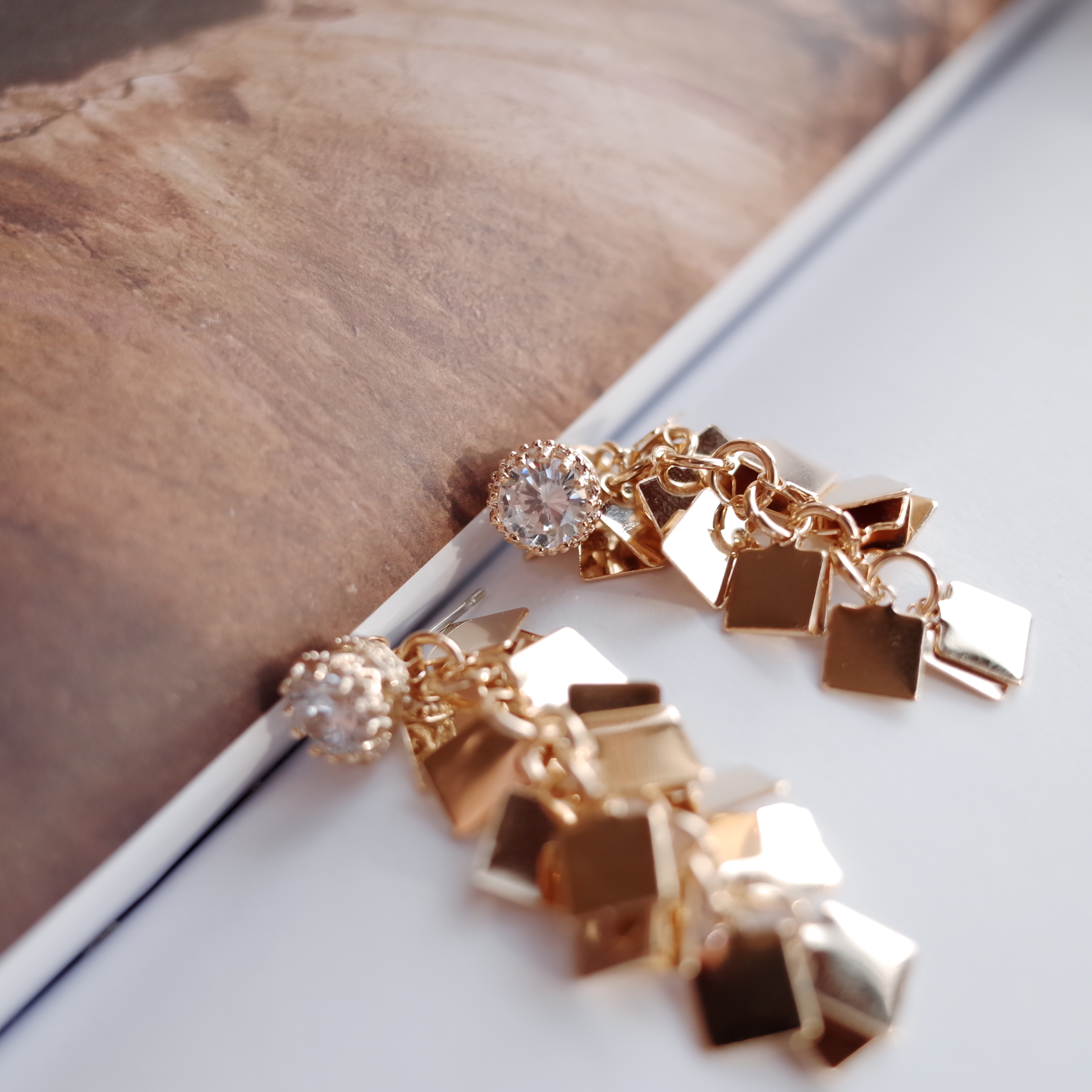 NO.51 Edge Chalang Swall Color Cubic Drop Earrings