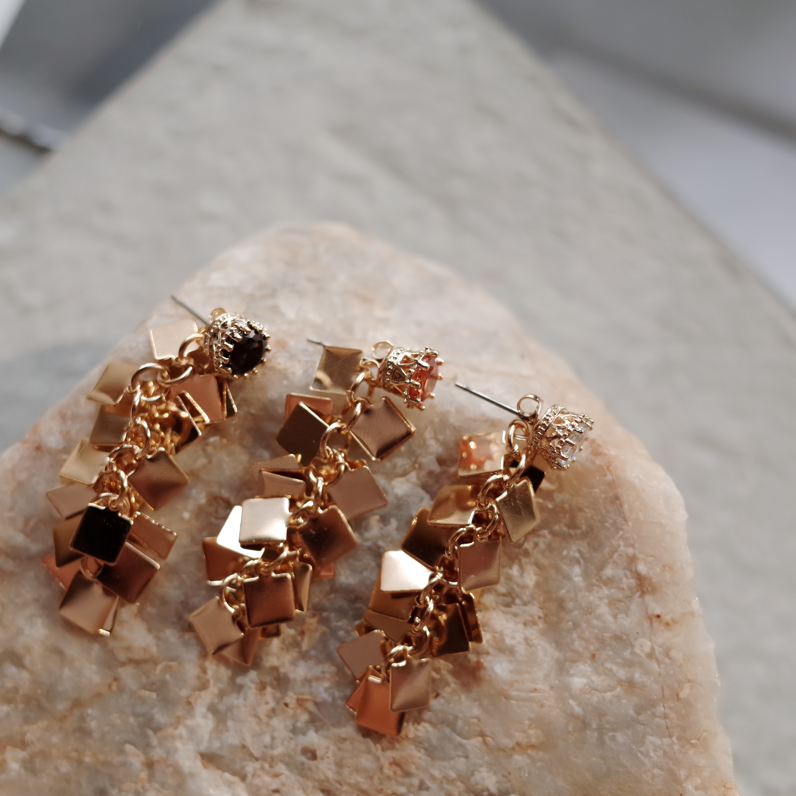 NO.51 Edge Chalang Swall Color Cubic Drop Earrings