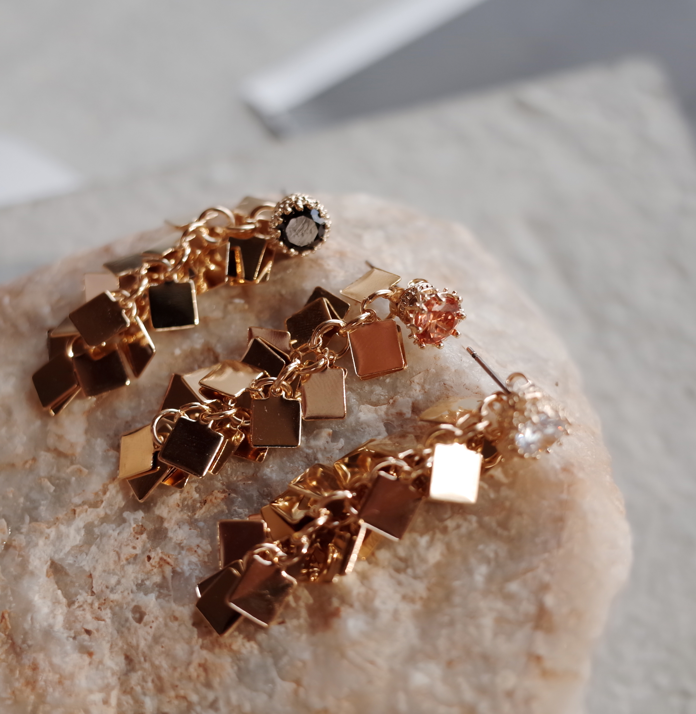 NO.51 Edge Chalang Swall Color Cubic Drop Earrings